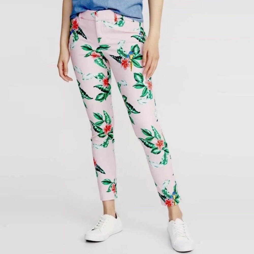 SOLD. 📦OLD NAVY 💙 Tropical Ankle Pixie Pants